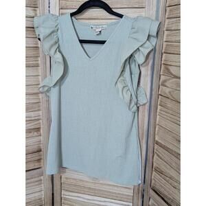 A Love Story Women's‎ Size S Green Blouse - Ruffled Short Sleeve - V Neckline